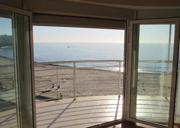 Edificio Montecarlo Playa San Juan