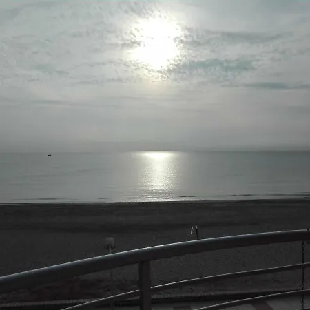 Edificio Montecarlo Playa San Juan