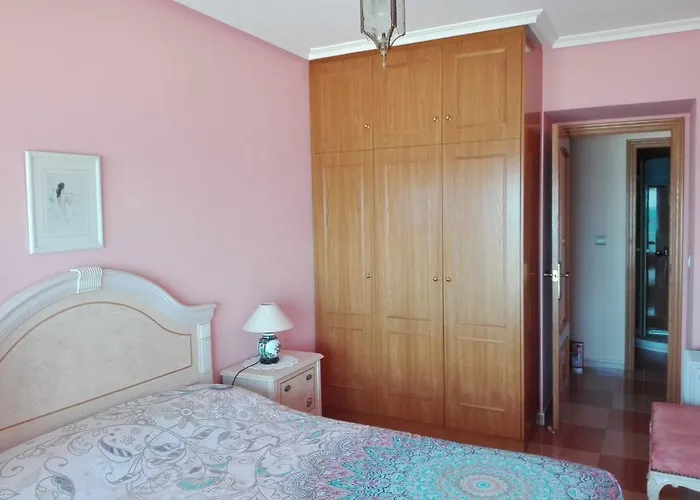 Edificio Montecarlo Playa San Juan אל קאמפיו